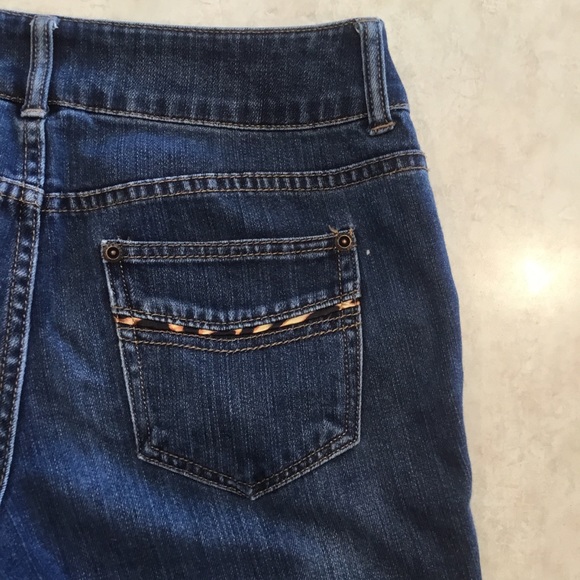 CHICO’S ULTIMATE FIT PLATINUM DENIM CROP JEANS - Picture 5 of 7